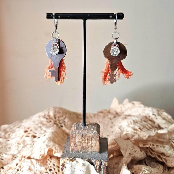 Vintage Rusty Key Earrings Rhinestones Sari Silk Silver Stainless Steel Findings - Picture 4 of 11